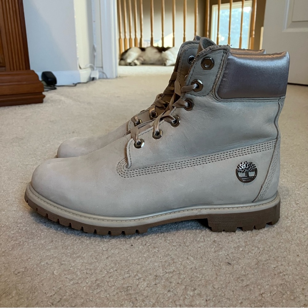 Timberland Women’s 6 inch Premium Gray Suede Waterproof Boots Size 10
